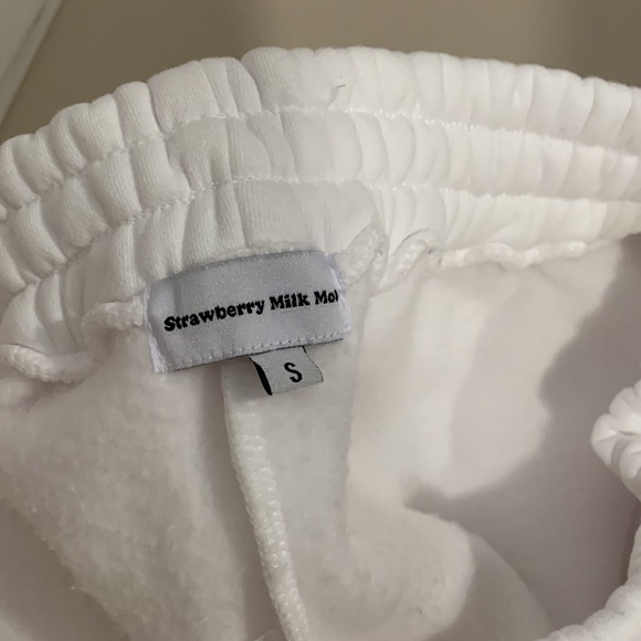 Strawberry Milk Mob - Milkchella Sweat Pants and Crewneck - Picture 5 of 5